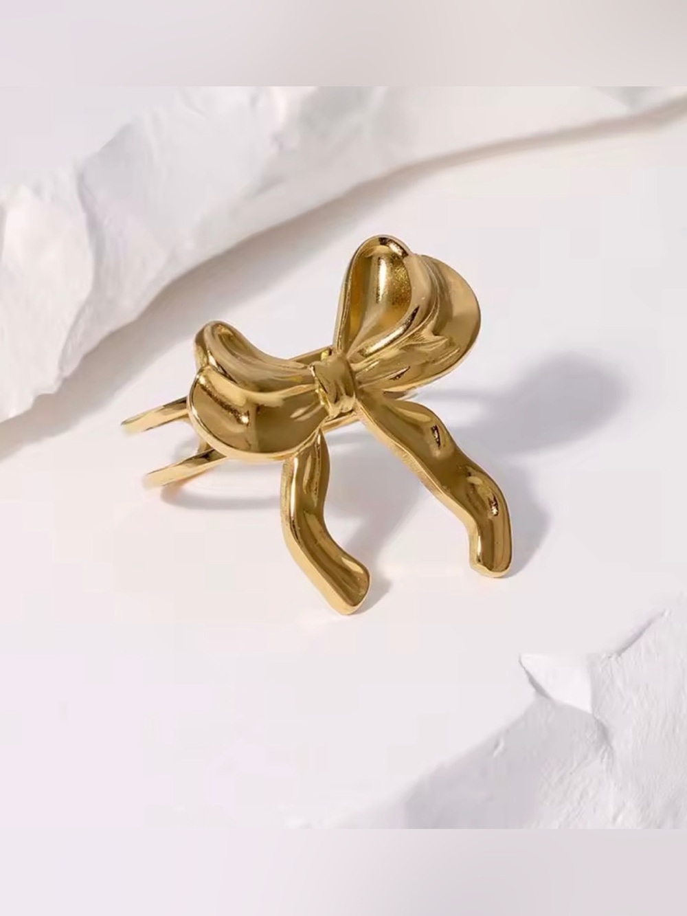 Vintage Shiny Gold Bow Ring - Picture 5 of 6